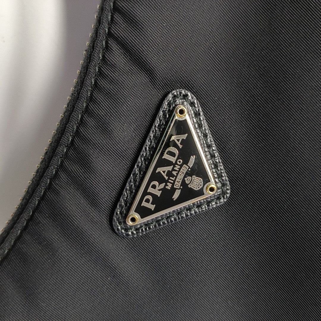 Re-Edition2005 Nylon Black