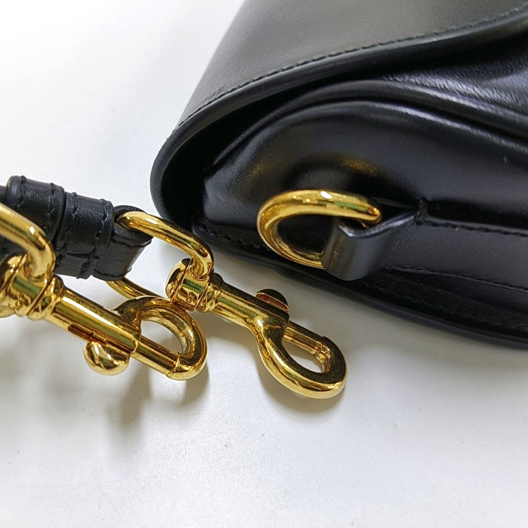 Authenticated pre-owned  Bobby Calfskin Black - Shoulder Bag at Looply
