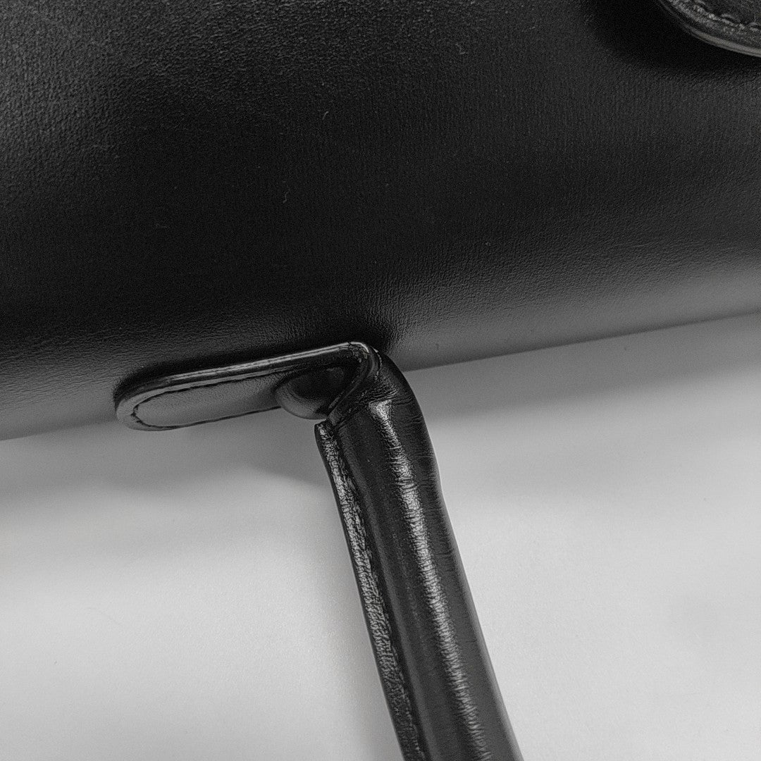 Brillant Medium Calfskin Black