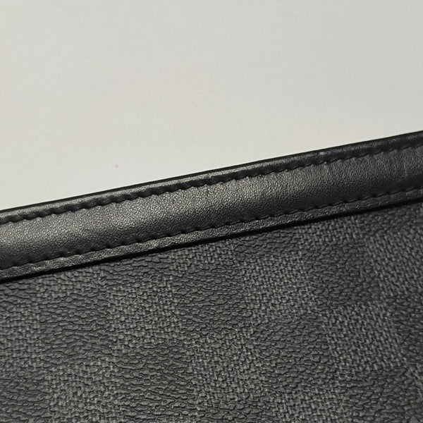 Pochette Voyag MM Damier Graphite Coated Canvas Gray