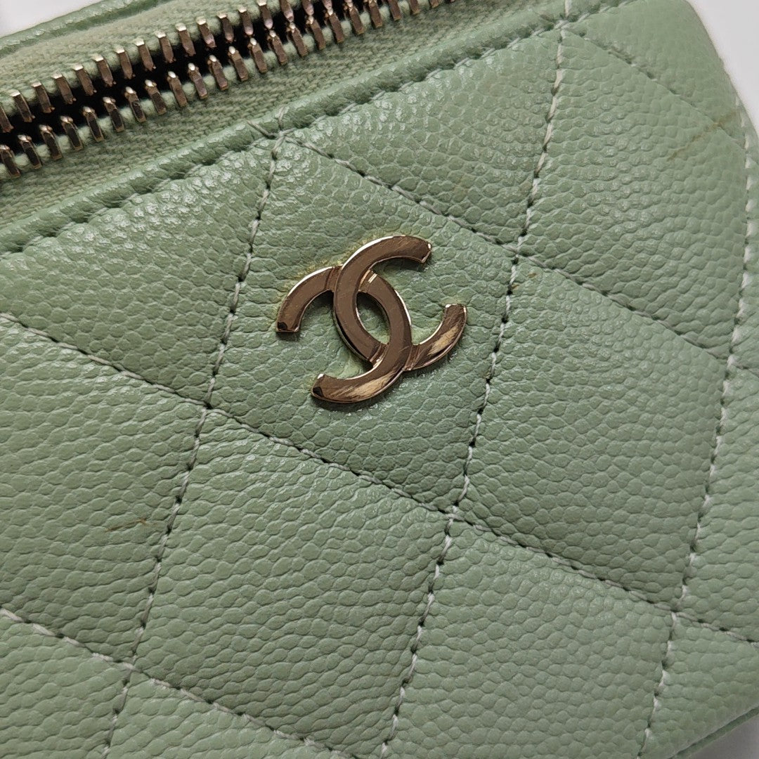 VANITY CASE Mini Quilted Grained Calfskin Green