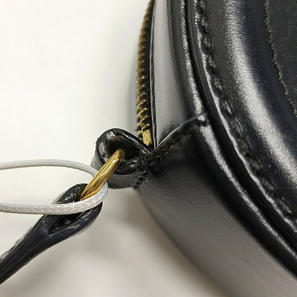 Authenticated pre-owned  TRIOMPHE Calfskin Black - Crossbody Bag at Looply