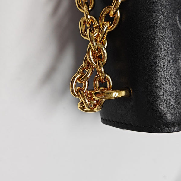 30 Montaigne East-West Calfskin Black