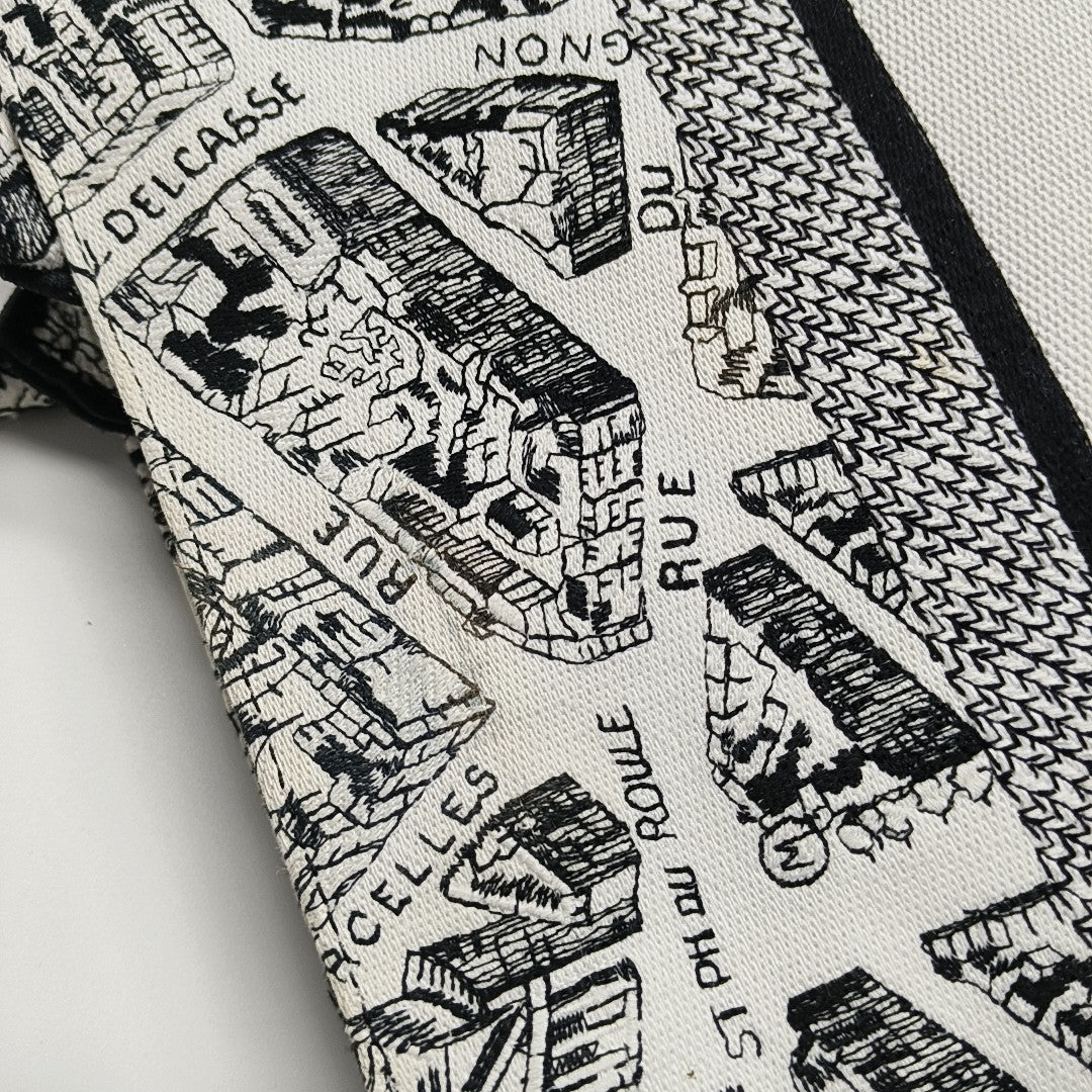 Book Tote Medium Canvas White