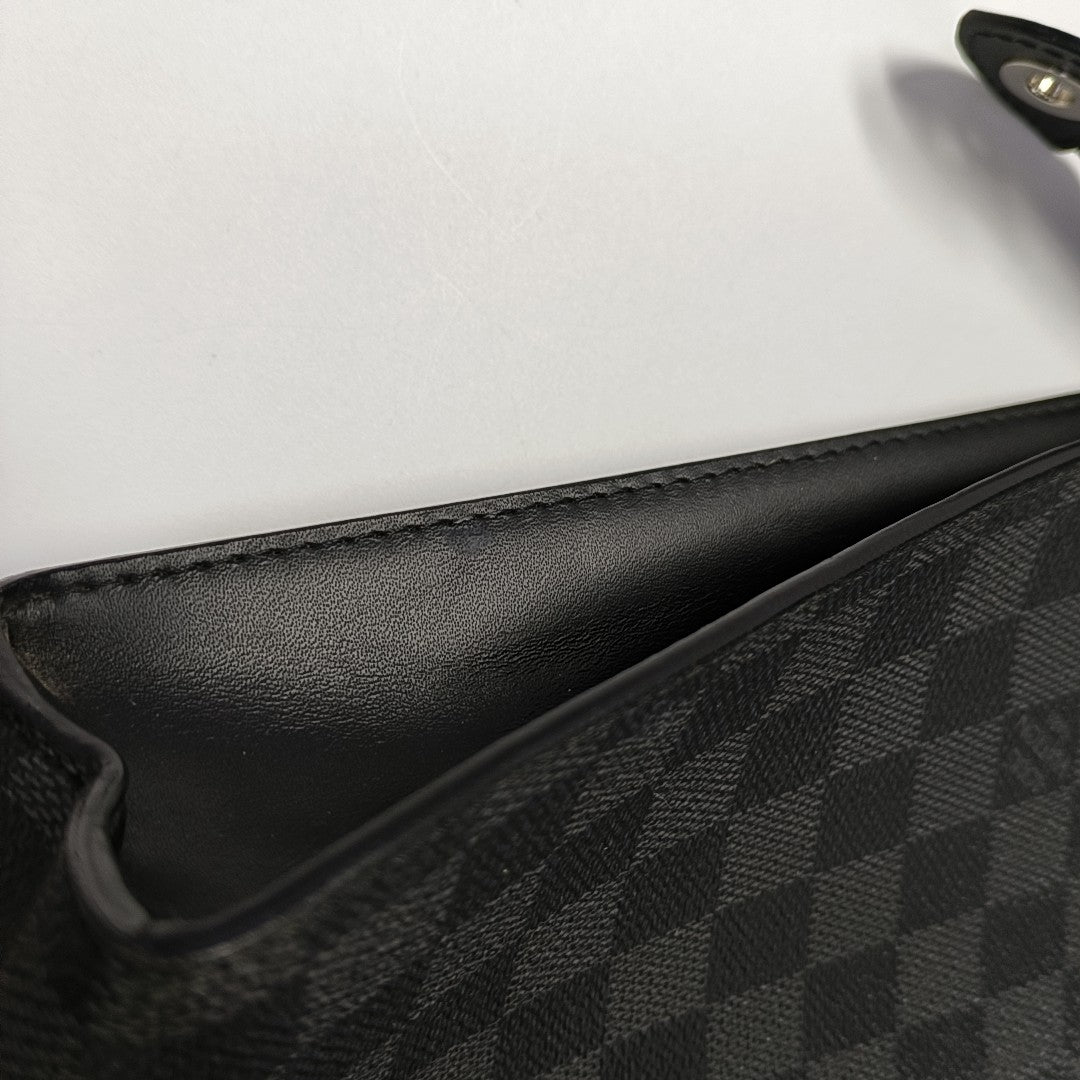 Pochette Voyag MM Damier Graphite Coated Canvas Gray