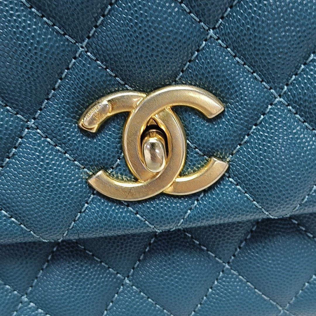 COCO HANDLE Medium Quilted Grained Calfskin Green