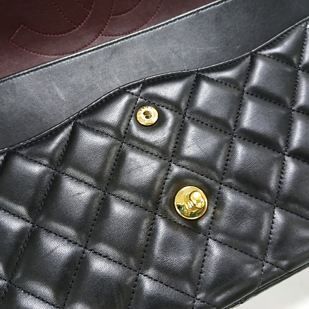 CLASSIC FLAP Jumbo Quilted Lambskin Black