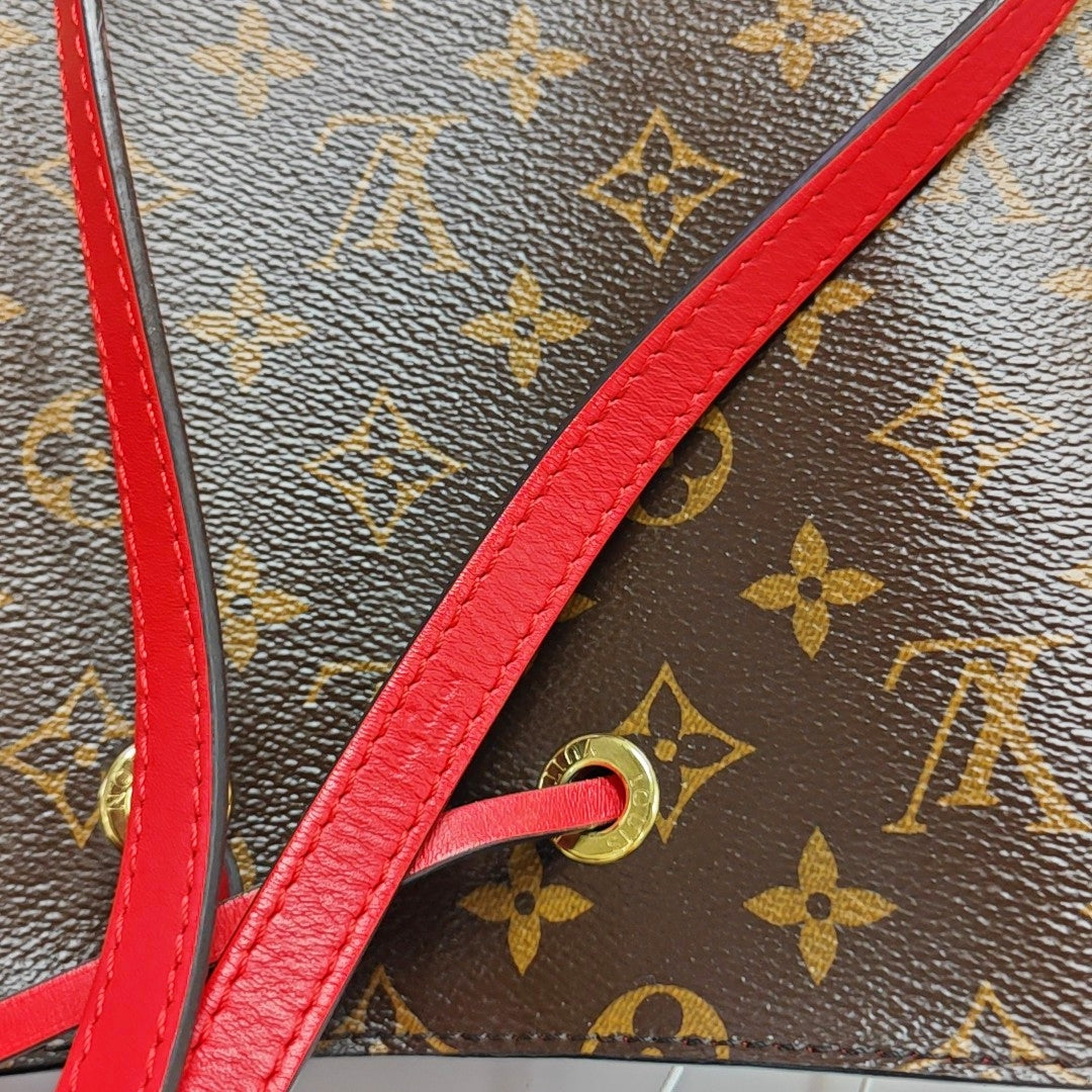 NÉONOÉ MM Monogram Coated Canvas Brown