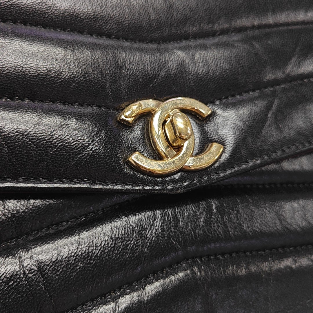 Bolso de hombro de cuero negro