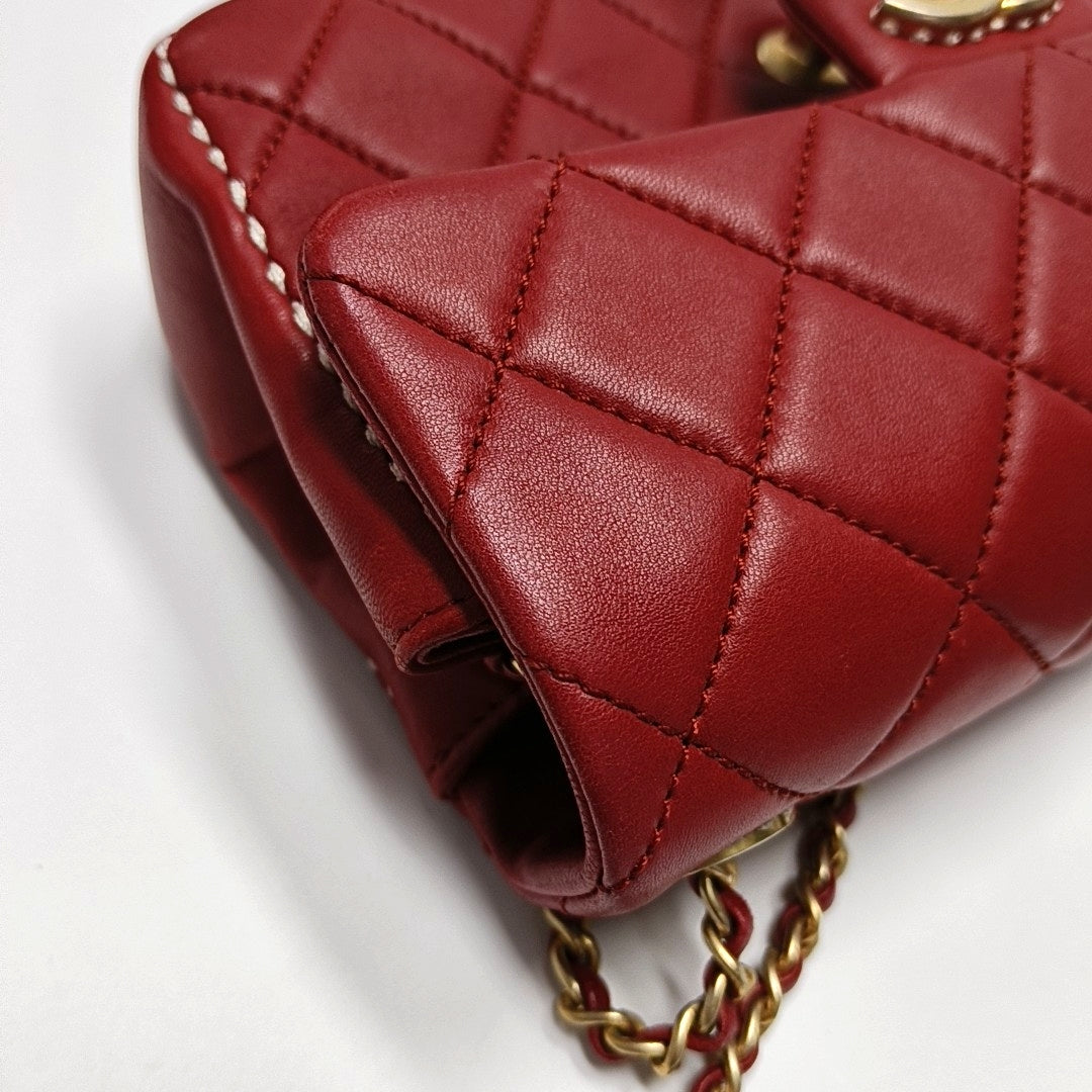 Authenticated pre-owned  CLASSIC FLAP Quilted Lambskin Red - Shoulder Bag at Looply