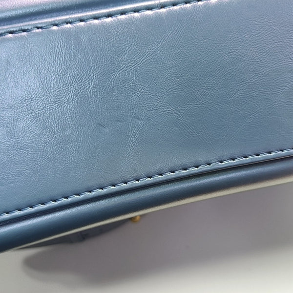 GABRIELLE Medium Quilted Calfskin Blue
