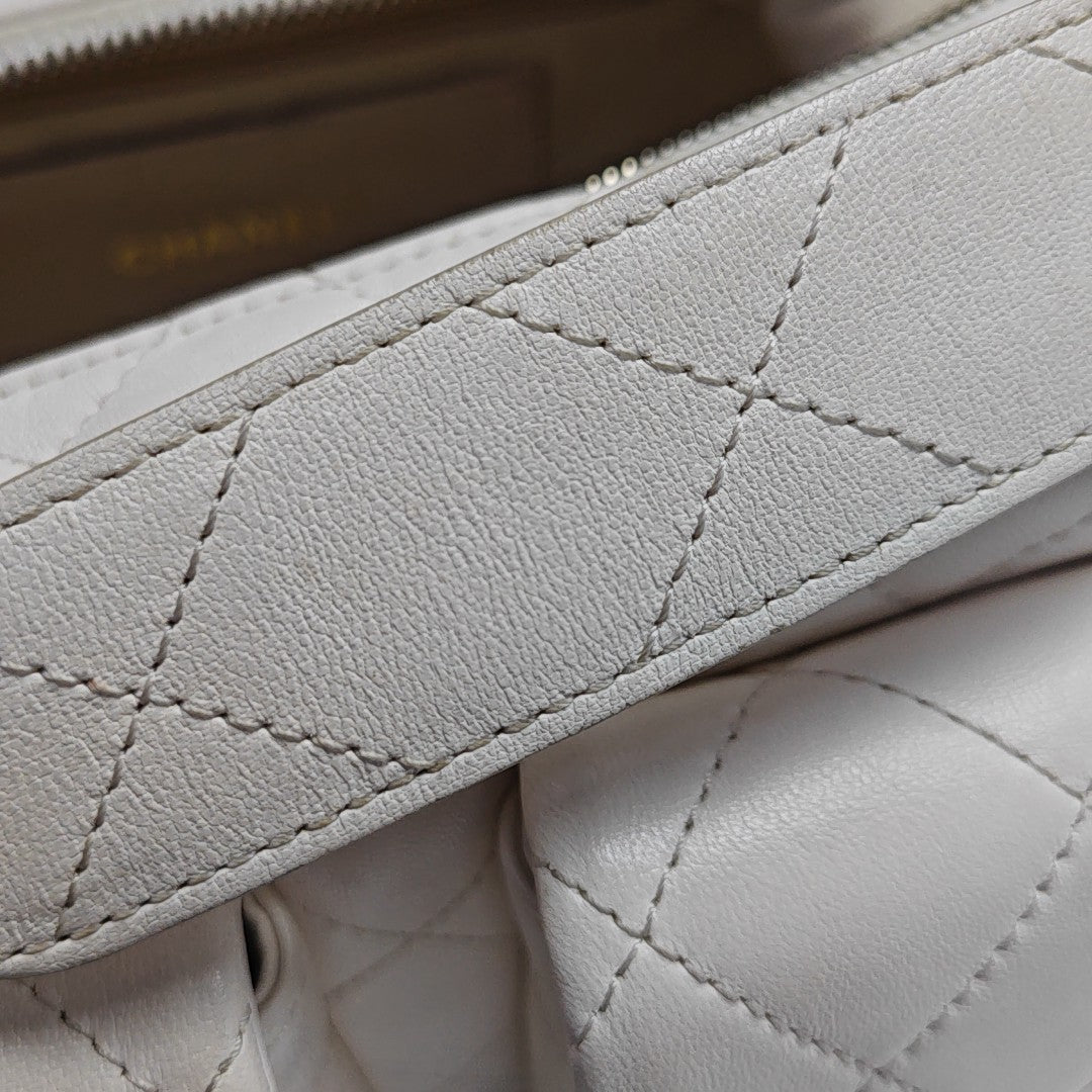 HOBO Quilted Lambskin White
