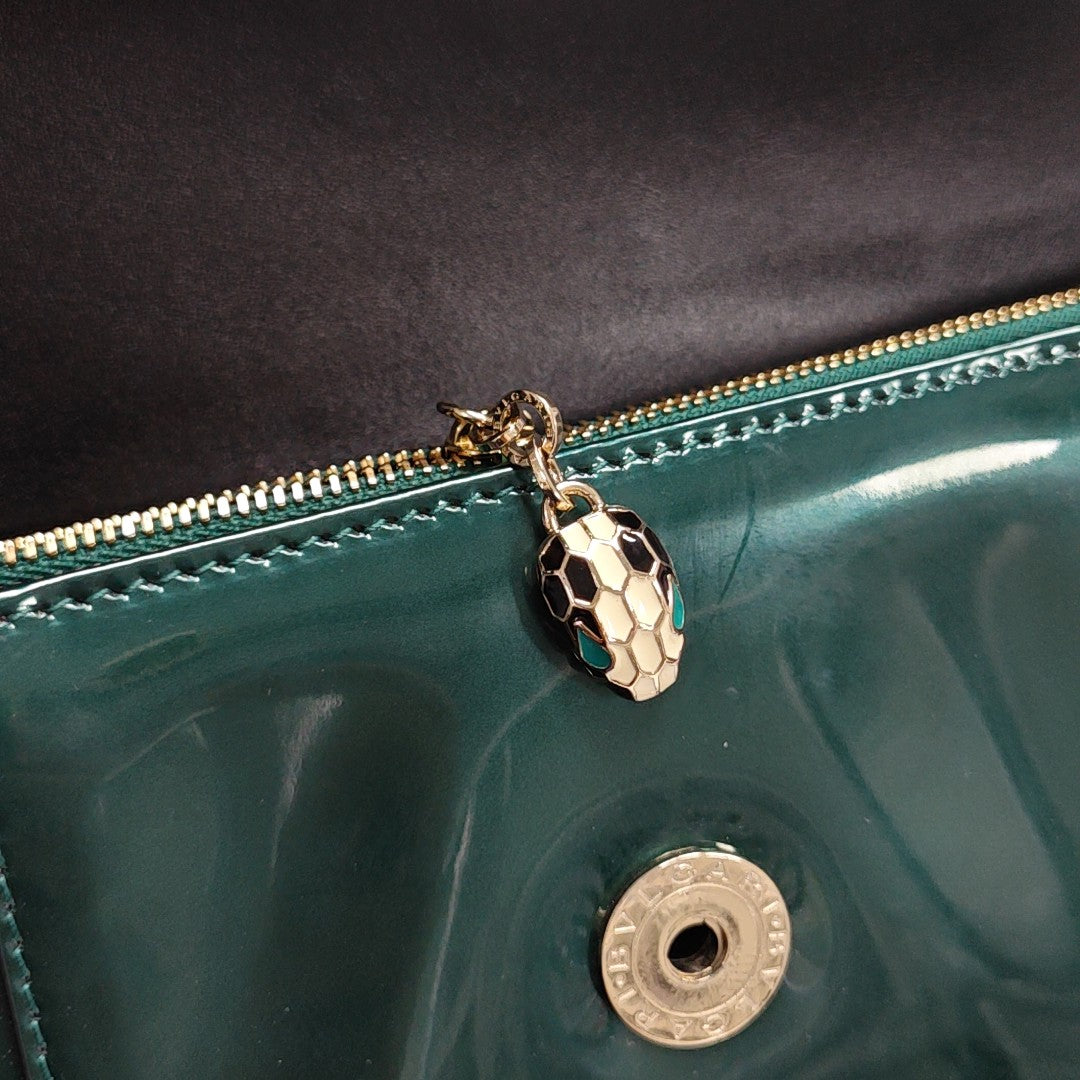 SERPENTI FOREVER Quilted Patent Leather Green