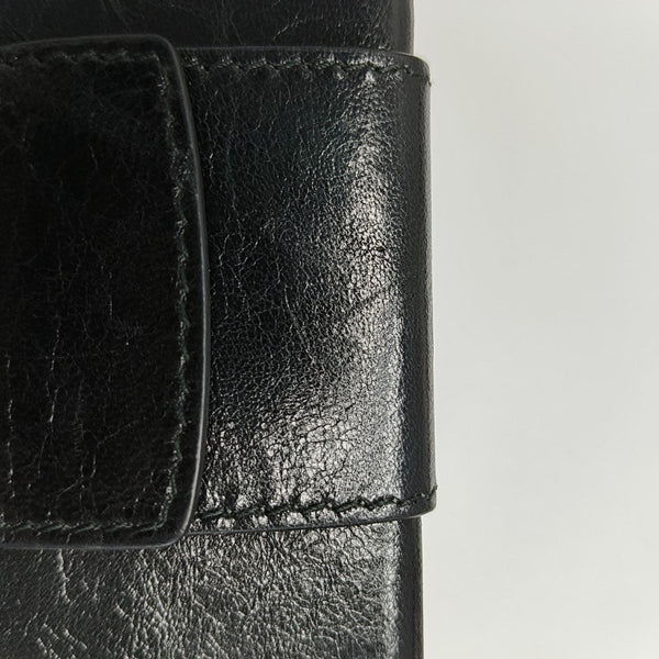 Authenticated pre-owned  30 Montaigne Calfskin Black - Shoulder Bag at Looply
