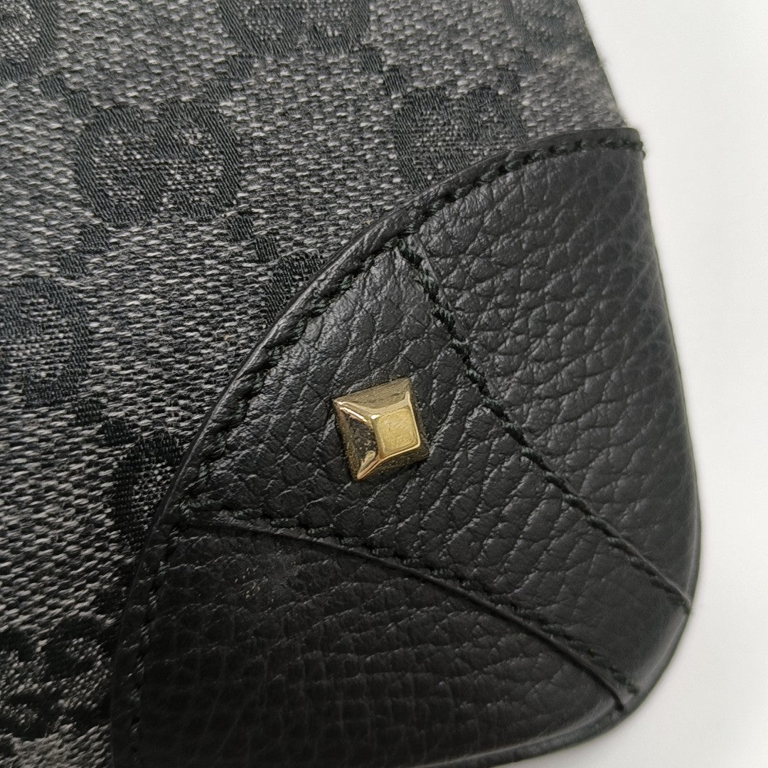 Monogram Canvas Black