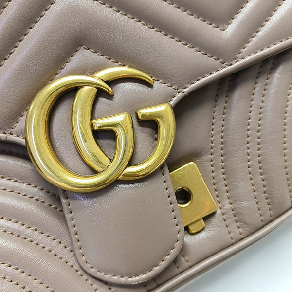 Authenticated pre-owned  GG Marmont Medium Quilted Calfskin Grey - Shoulder Bag at Looply
