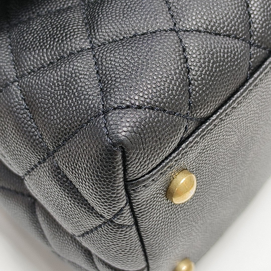 COCO HANDLE Medium Quilted Grained Calfskin Black