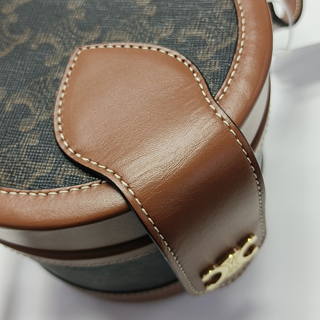 TRIOMPHE Small Coated Canvas Brown
