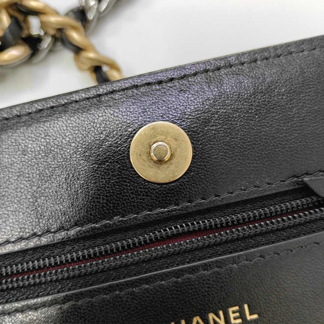 CHANEL 19 WOC Quilted Lambskin Black