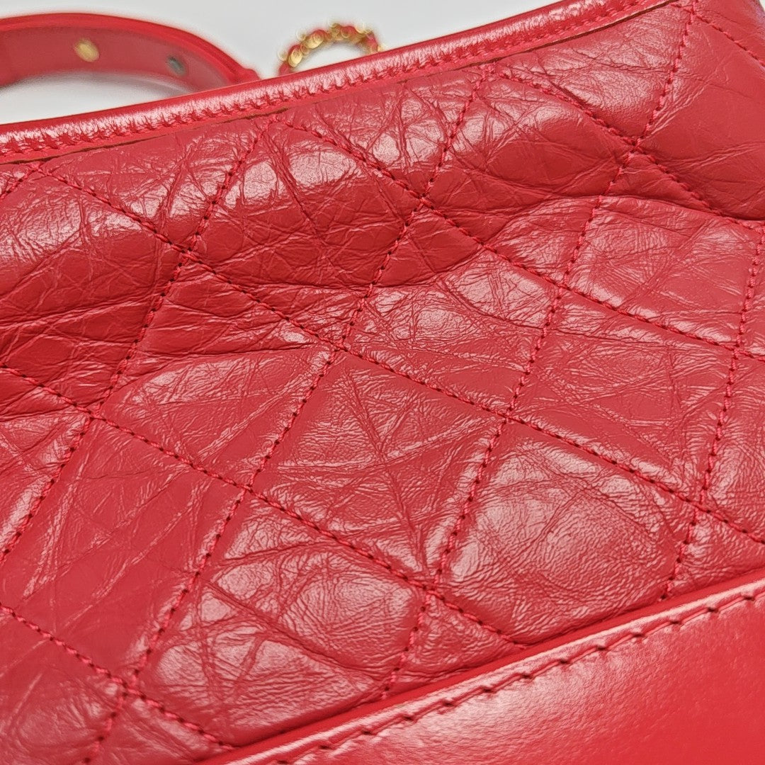Authenticated pre-owned  GABRIELLE Small Quilted Calfskin Red - Shoulder Bag at Looply