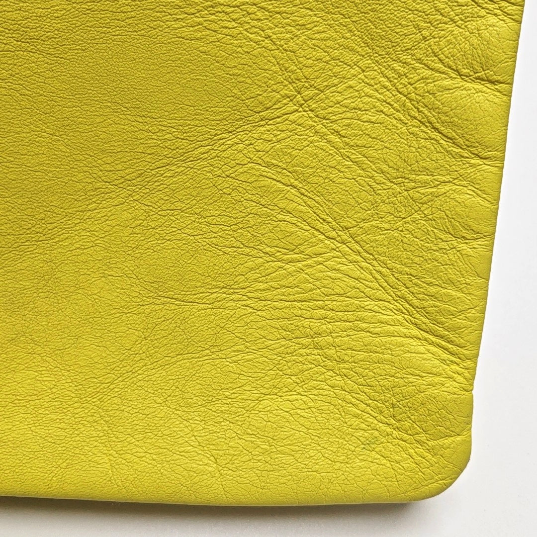 Authenticated pre-owned  TRIO Lambskin Green - Shoulder Bag at Looply