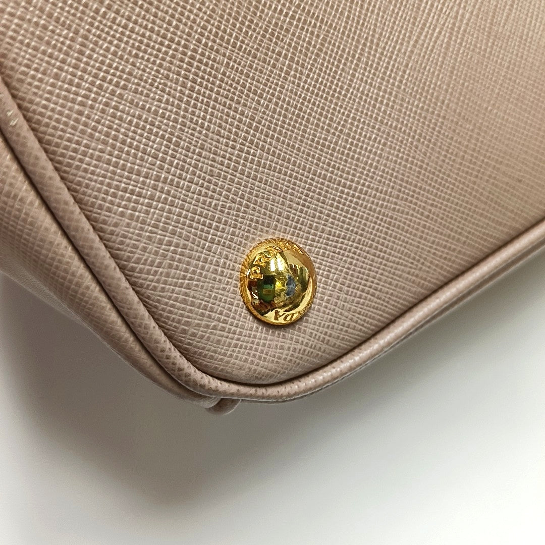 Authenticated pre-owned  Galleria Large Saffiano Calfskin Pink - Tote Bag at Looply
