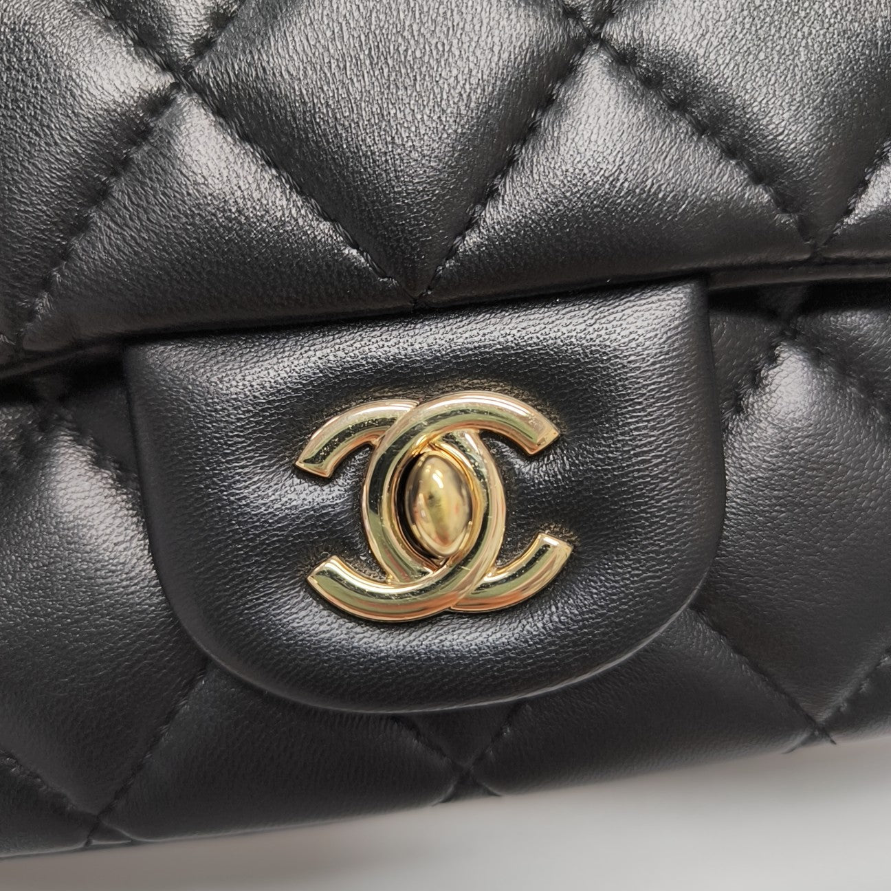CLASSIC FLAP Mini Quilted Lambskin Black