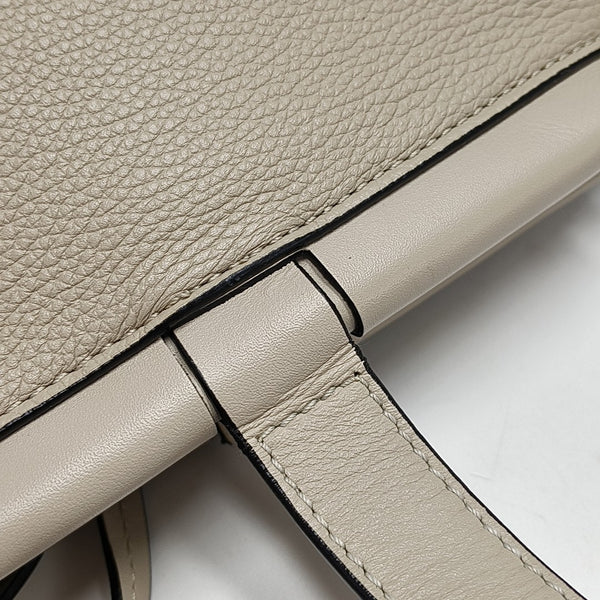 Cushion Calfskin Beige
