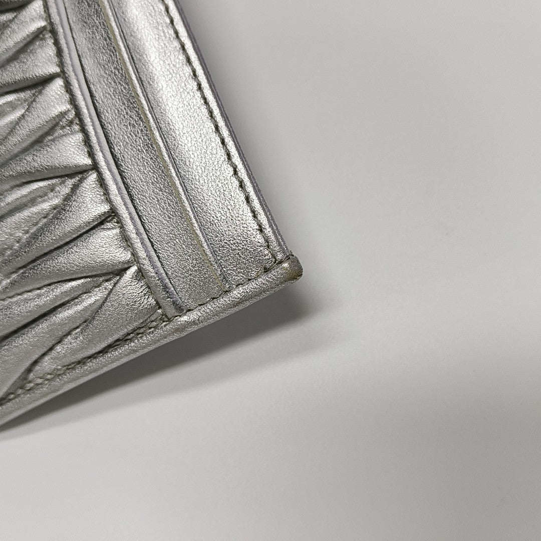 Matelassé Quilted Lambskin Silver Card Holder