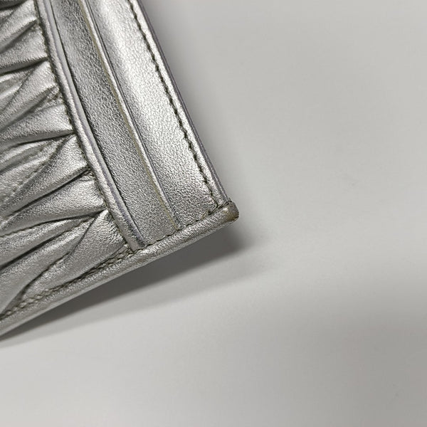 Matelassé Quilted Lambskin Silver Card Holder