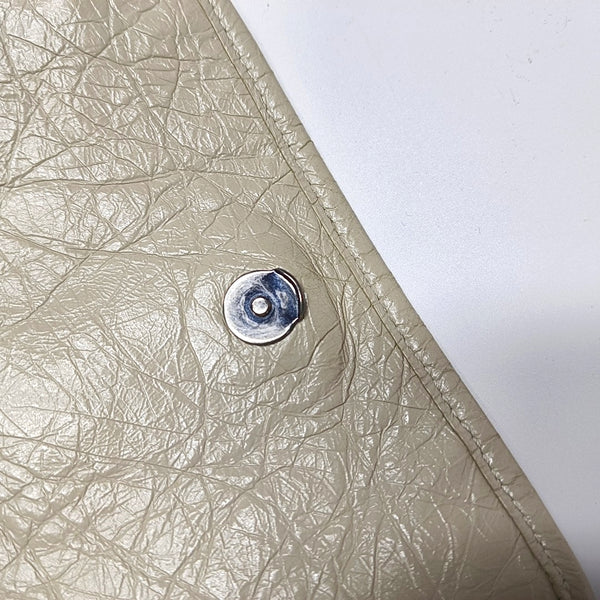 NIKI Mini Chevron, Piel de becerro acolchada Blanca