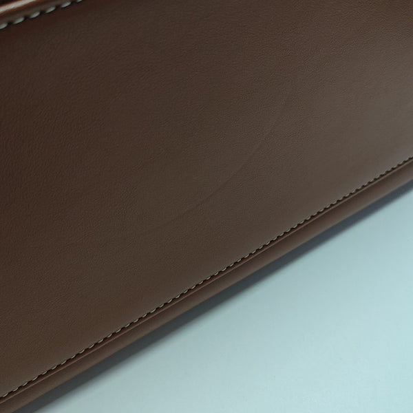 16 Medium Calfskin Brown