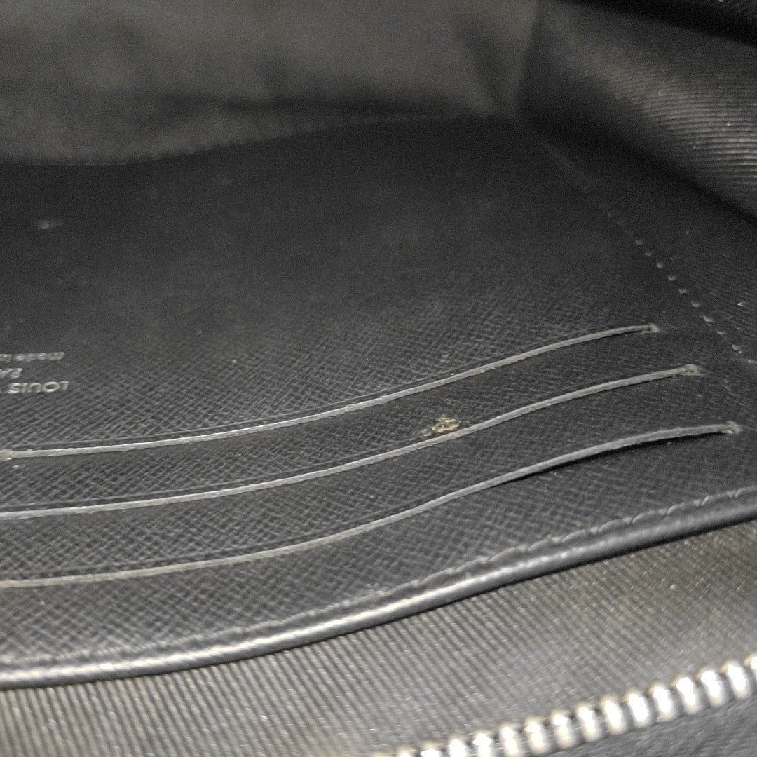 Pochette Voyag MM Damier Graphite Coated Canvas Gray