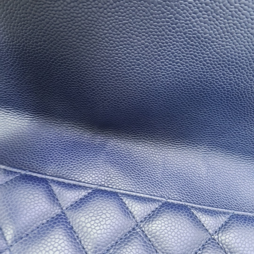 CLASSIC FLAP Jumbo Quilted Grained Calfskin Blue