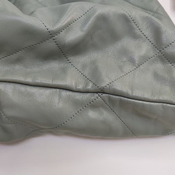 CHANEL 22 Medium Quilted Calfskin Green