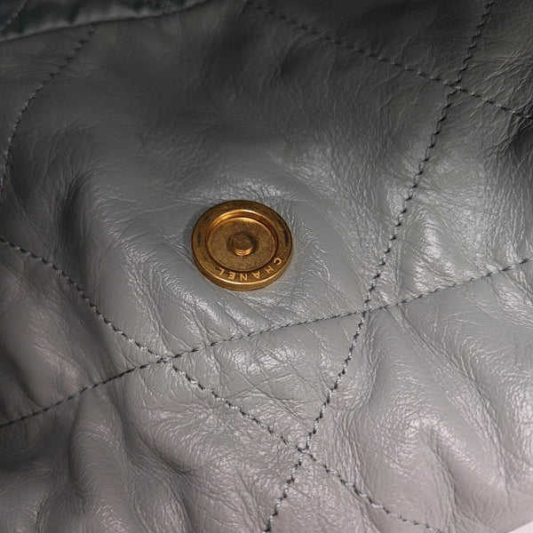 CHANEL 22 Small Quilted Calfskin Green