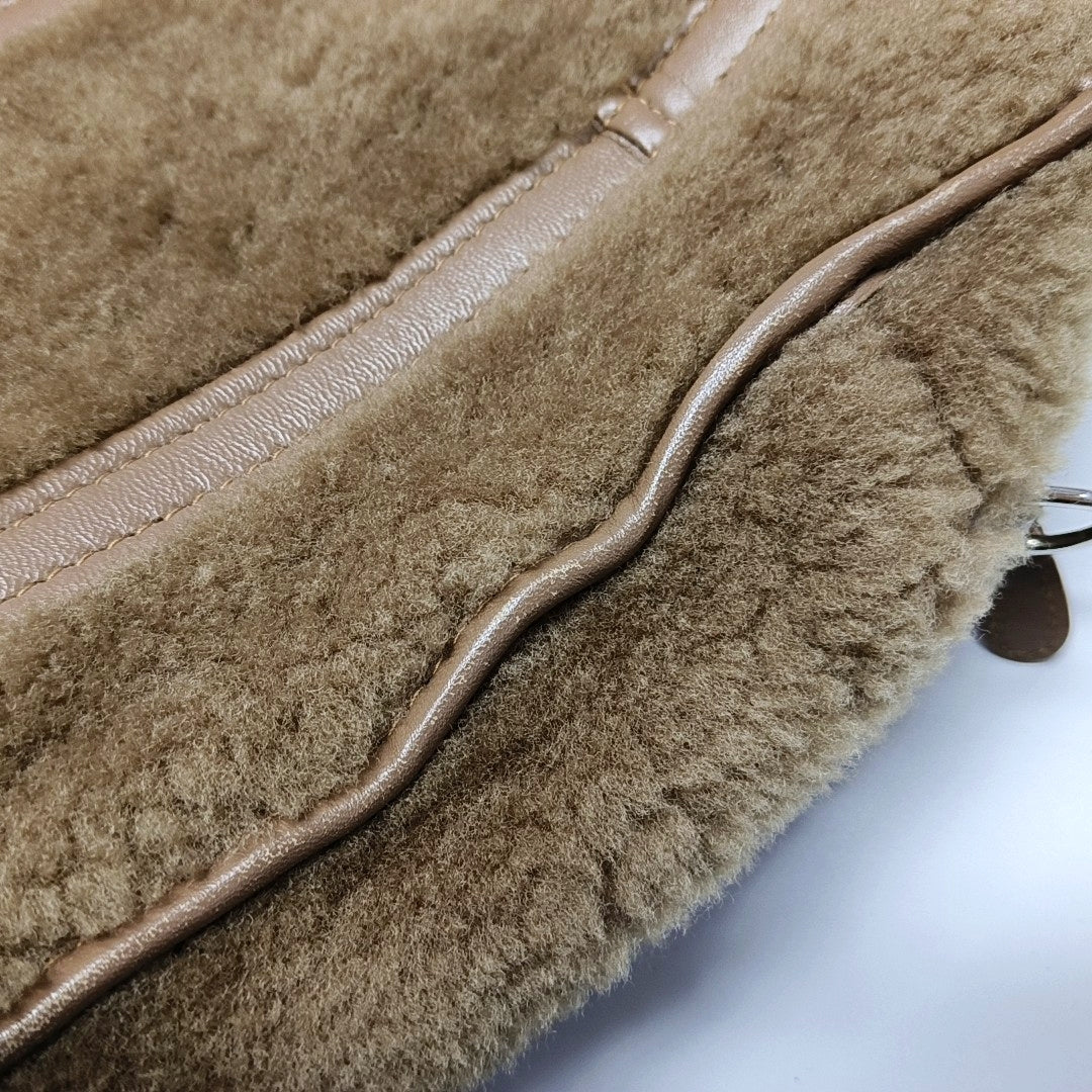 Authenticated pre-owned  Bazar Fur Brown - Tote Bag at Looply