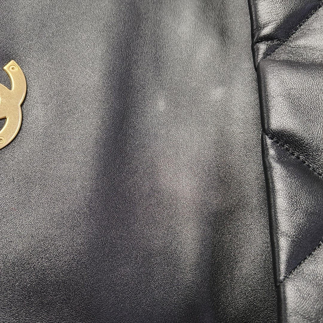 CHANEL 19 Small Quilted Lambskin Black