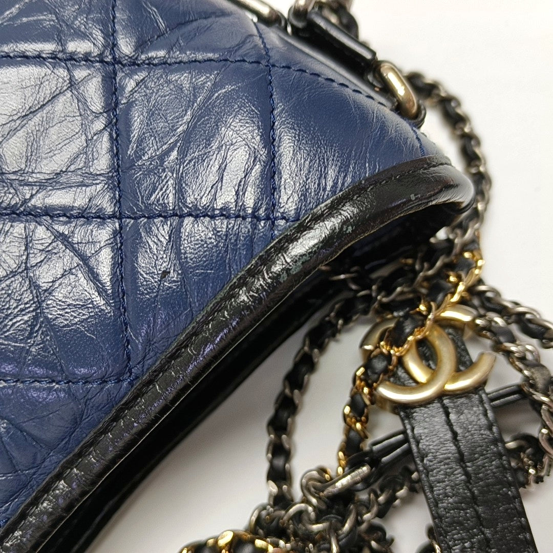 Authenticated pre-owned  GABRIELLE Quilted Calfskin Blue - Shoulder Bag at Looply