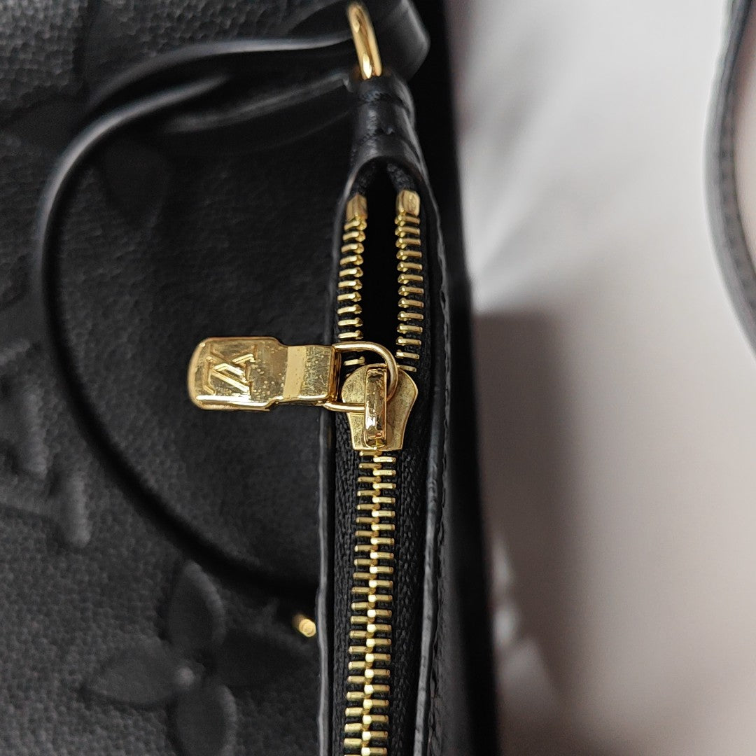 ALL IN Calfskin Black