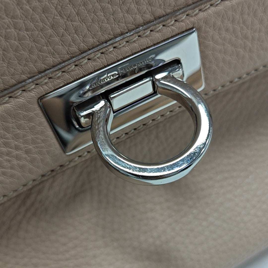 Trifolio Calfskin Beige