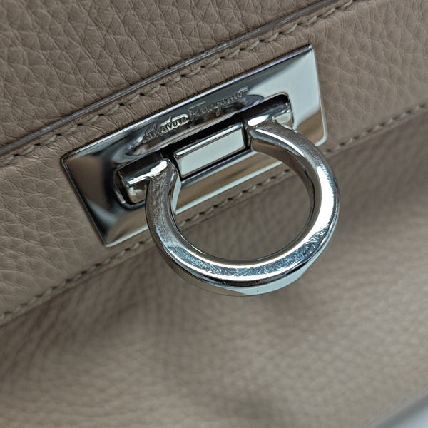 Trifolio Calfskin Beige