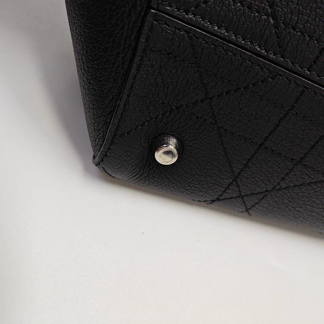 Nwts Ultra Med Quilted Calfskin Black