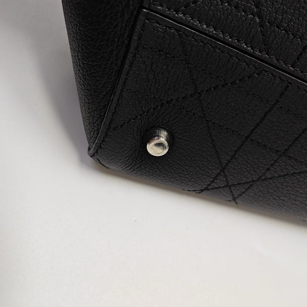 Nwts Ultra Med Quilted Calfskin Black