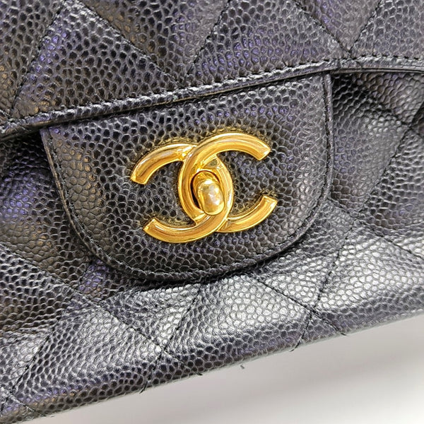 CLASSIC FLAP Jumbo Quilted Grained Calfskin Black