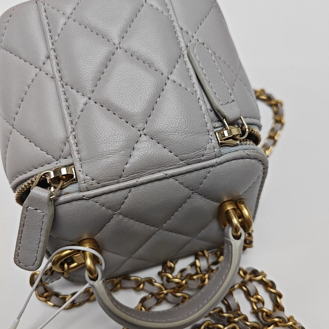 VANITY CASE Mini Quilted Lambskin Gray
