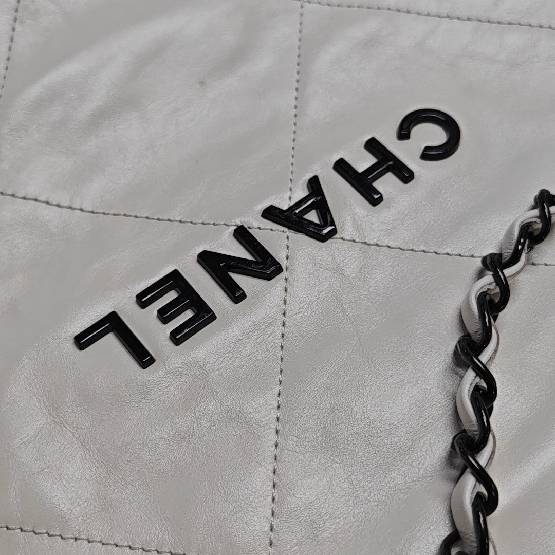 CHANEL 22 Small Quilted Calfskin White
