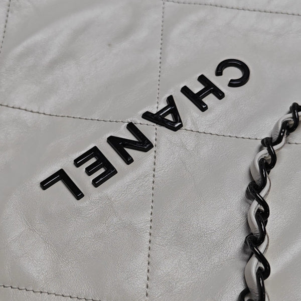 CHANEL 22 Small Quilted Calfskin White