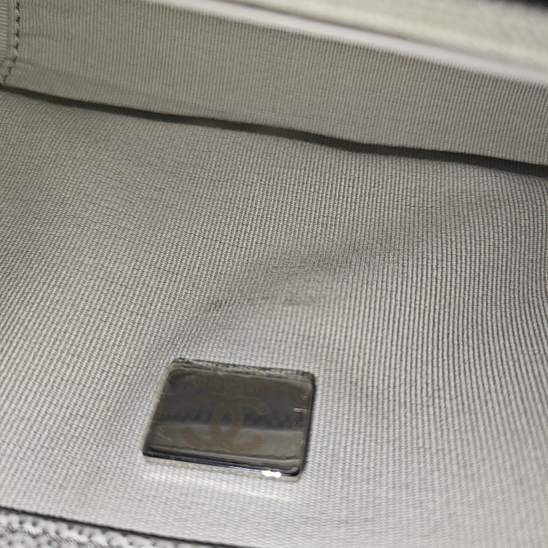 Grained Calfskin Shoulder Bag Green