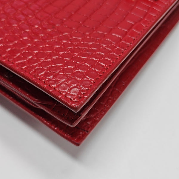 Authenticated pre-owned  CASSANDRA Calfskin Red - Shoulder Bag at Looply